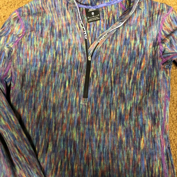 Women’s size M Nike dri fit 1/4 zip pullover. - Picture 2 of 4